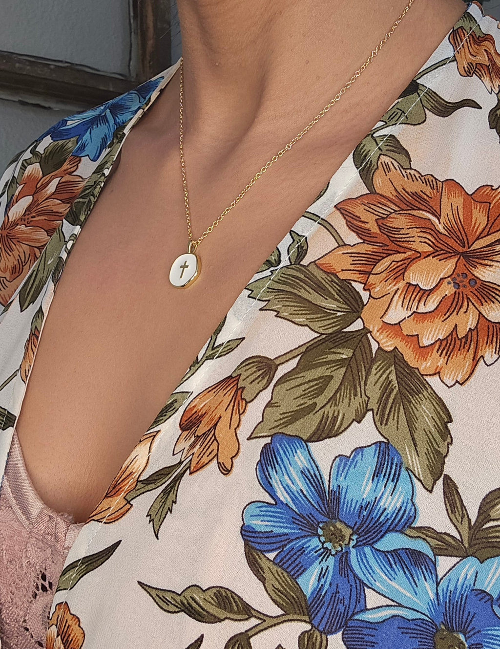 The Faith Necklace – Gold Cross Pendant
